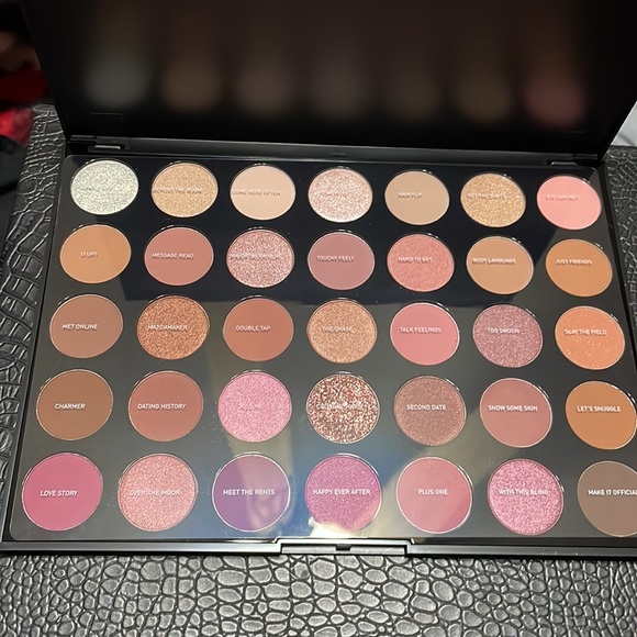 Eye shadow - Picture 2 of 2